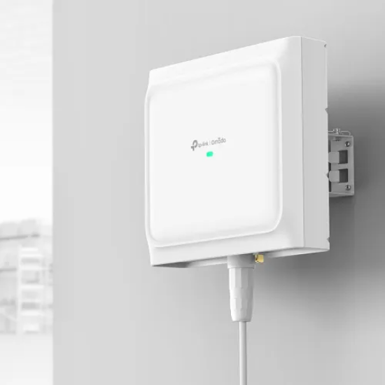 TP-Link EAP650 D120-Outdoor AX3000 Indoor/Outdoor WiFi 6 Access Point